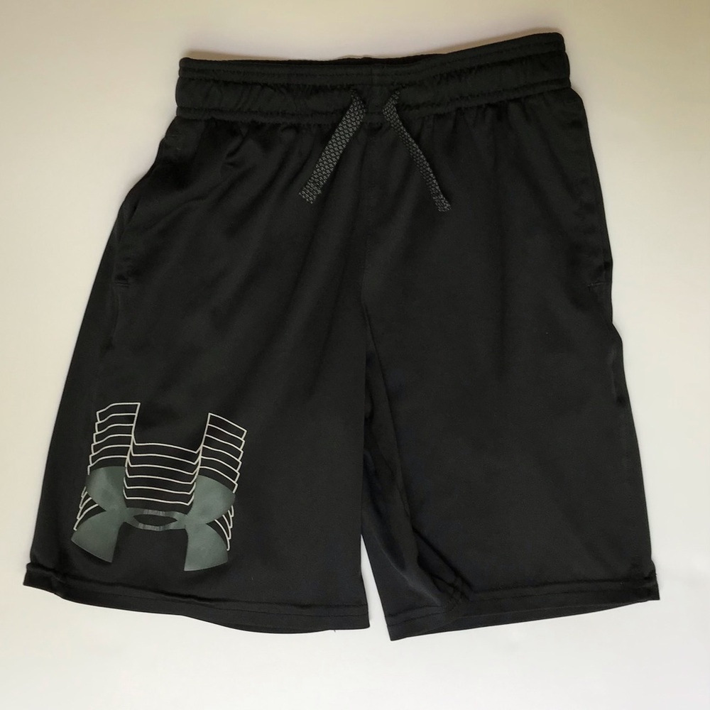Under Armour Boys Size YSM Black HeatGear Shorts